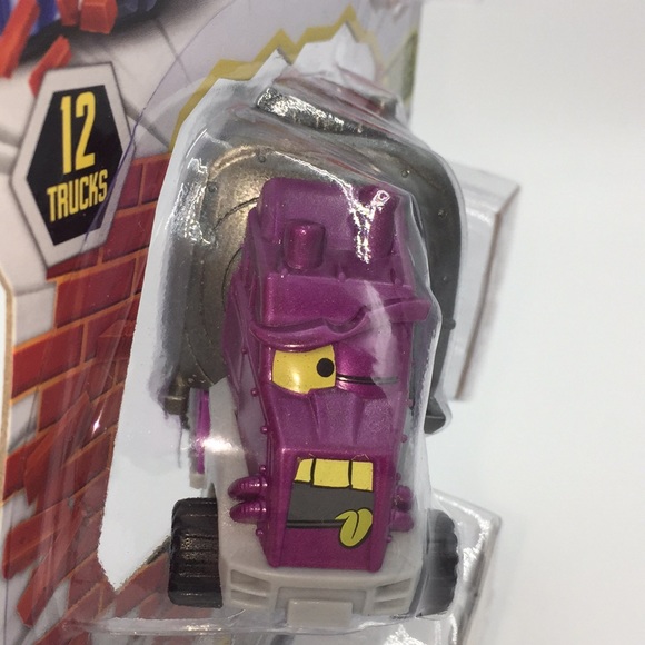 Smash Crashers Propane Dwayne Mystery Crash the Truck Unbox the Stuff - Picture 4 of 12